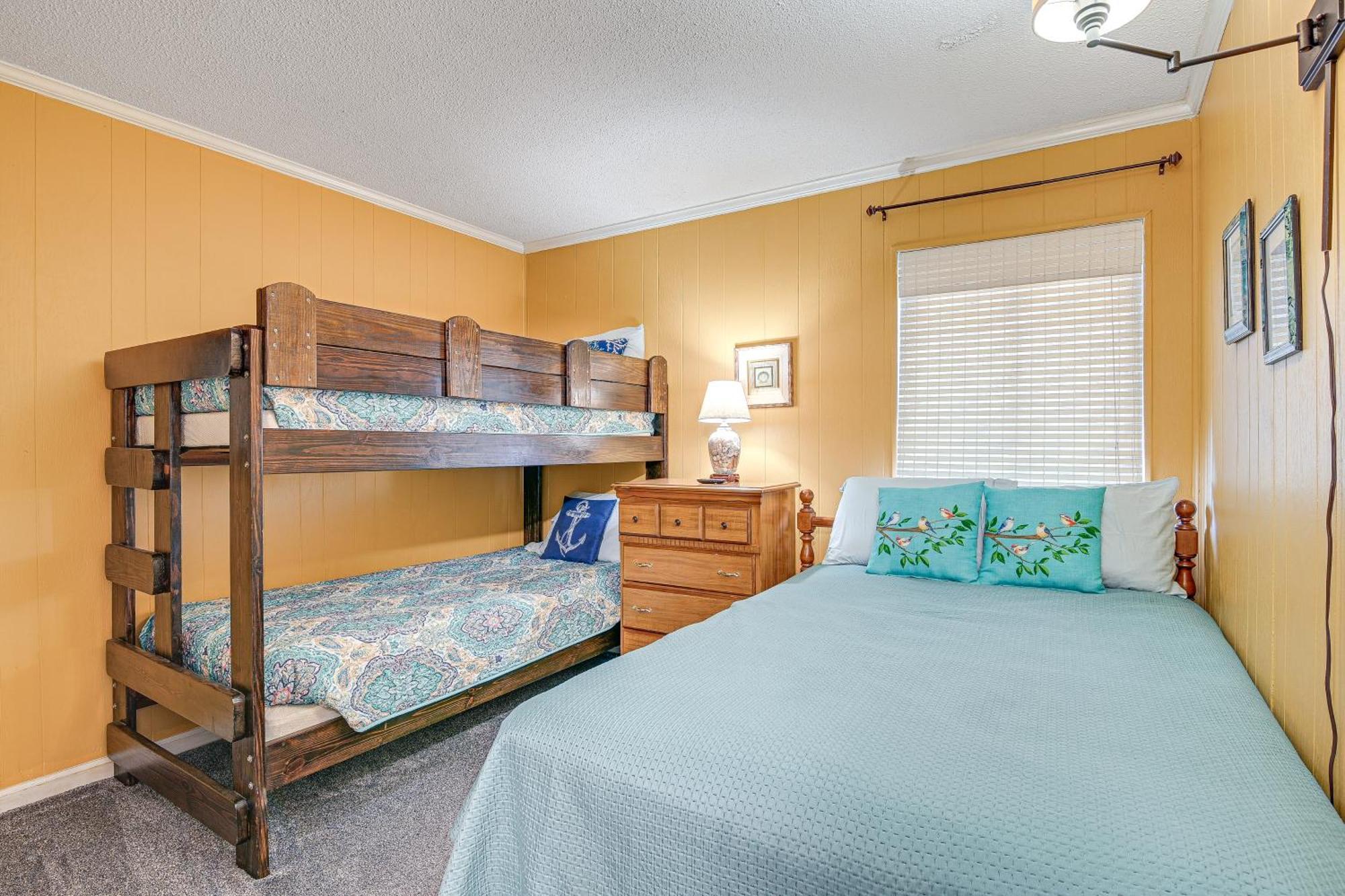 Coastal Condo On Beach With Community Pool Access! Myrtle Beach Ngoại thất bức ảnh